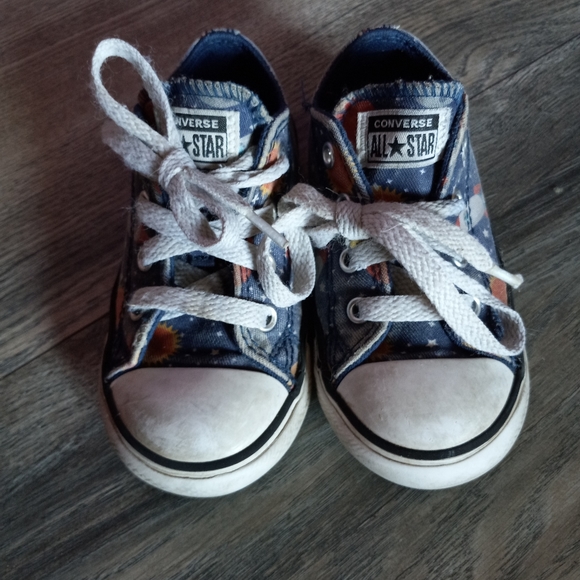 Converse toddler size 7 - Picture 1 of 7